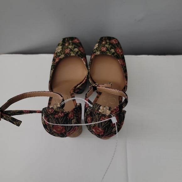 Jessica Simpson Pinkston Floral and Leopard Block Heel Platform Pumps - Picture 4 of 9